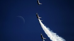 airplane General Dynamics F-16 Fighting Falcon contrails