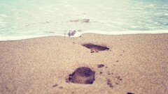 beach sand footprints