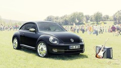 Car Volkswagen Volkswagen New Beetle guitar watermarked vehicle