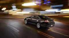 Ford Taurus motion blur streaks Ford Car vehicle
