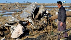 Japan earthquakes People wreckage