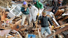 Japan earthquakes ruin