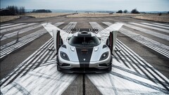 Koenigsegg One:1 runway Car frontal view Koenigsegg silver cars