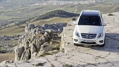 Mercedes GLK Car Mercedes-Benz rock vehicle numbers