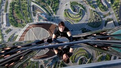 Mission Impossible Ghost Protocol Tom Cruise climbing heights