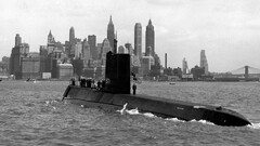 submarine monochrome USA vehicle new york city cityscape