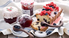 bread jelly fruit food blueberries