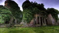 building ruin abandoned