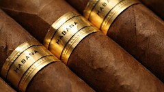 closeup cigars macro gold brown simple