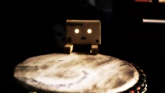 danbo carton box glowing eyes