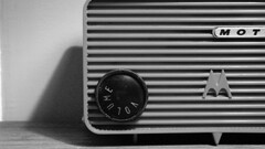 monochrome Radio Technology
