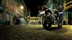 motorcycle Suzuki night cityscape