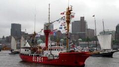 ship vehicle cityscape hamburg