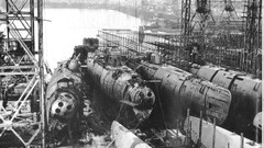 submarine old Sea elevator military vintage monochrome vehicle