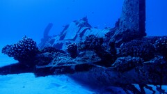 underwater airplane wreck vehicle